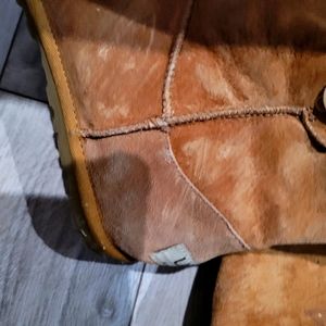 Ladies used Uggs